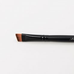 Amor Us Angled Definer Eye Brush