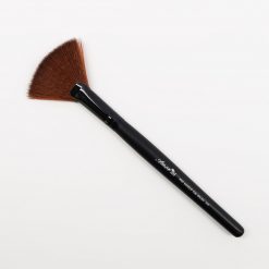 Amor Us Highlight And Strobing Fan Brush